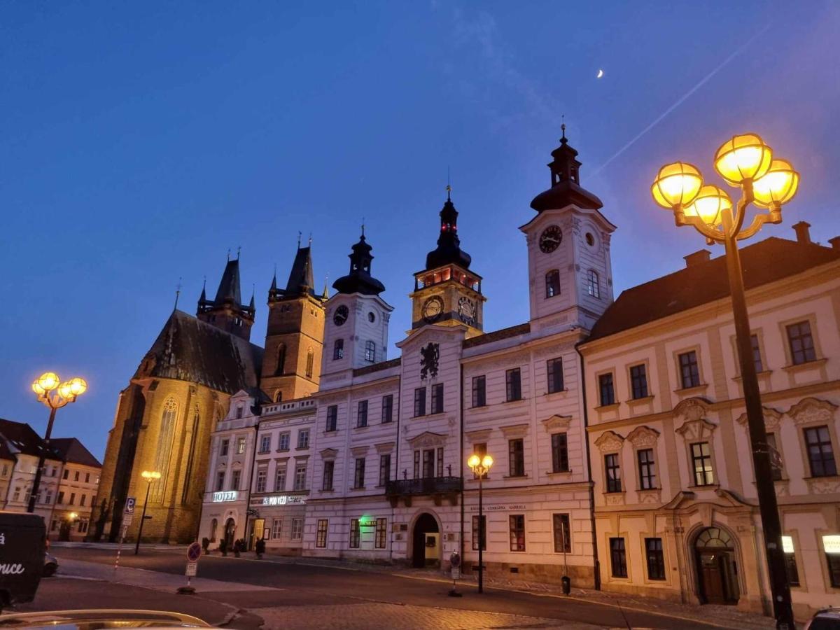 Luxusni Studio Na Velkem Namesti, Wi-Fi, Netflix Hradec Králové 외부 사진